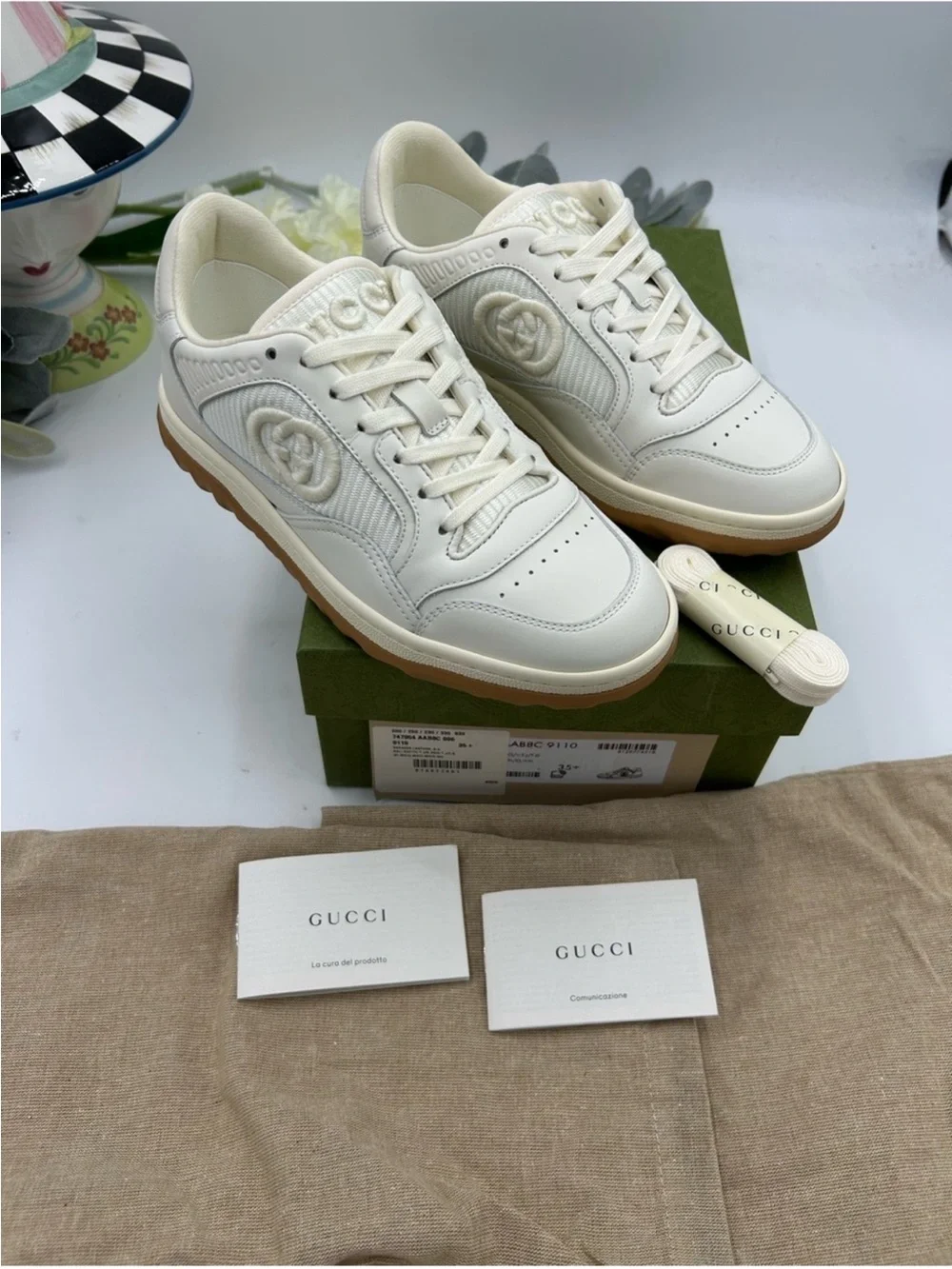 Women’s Gucci, Mac 80 low top leather sneakers size 35.5 fits 6 US made in Italy